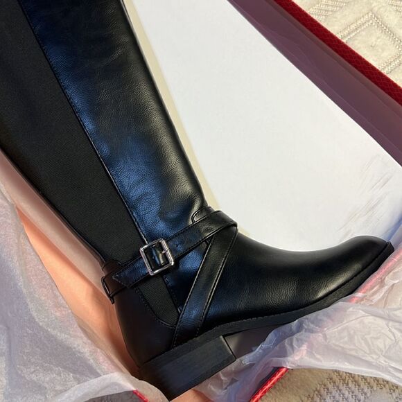 Kelly & Katie - Finq Boot - Picture 3 of 7